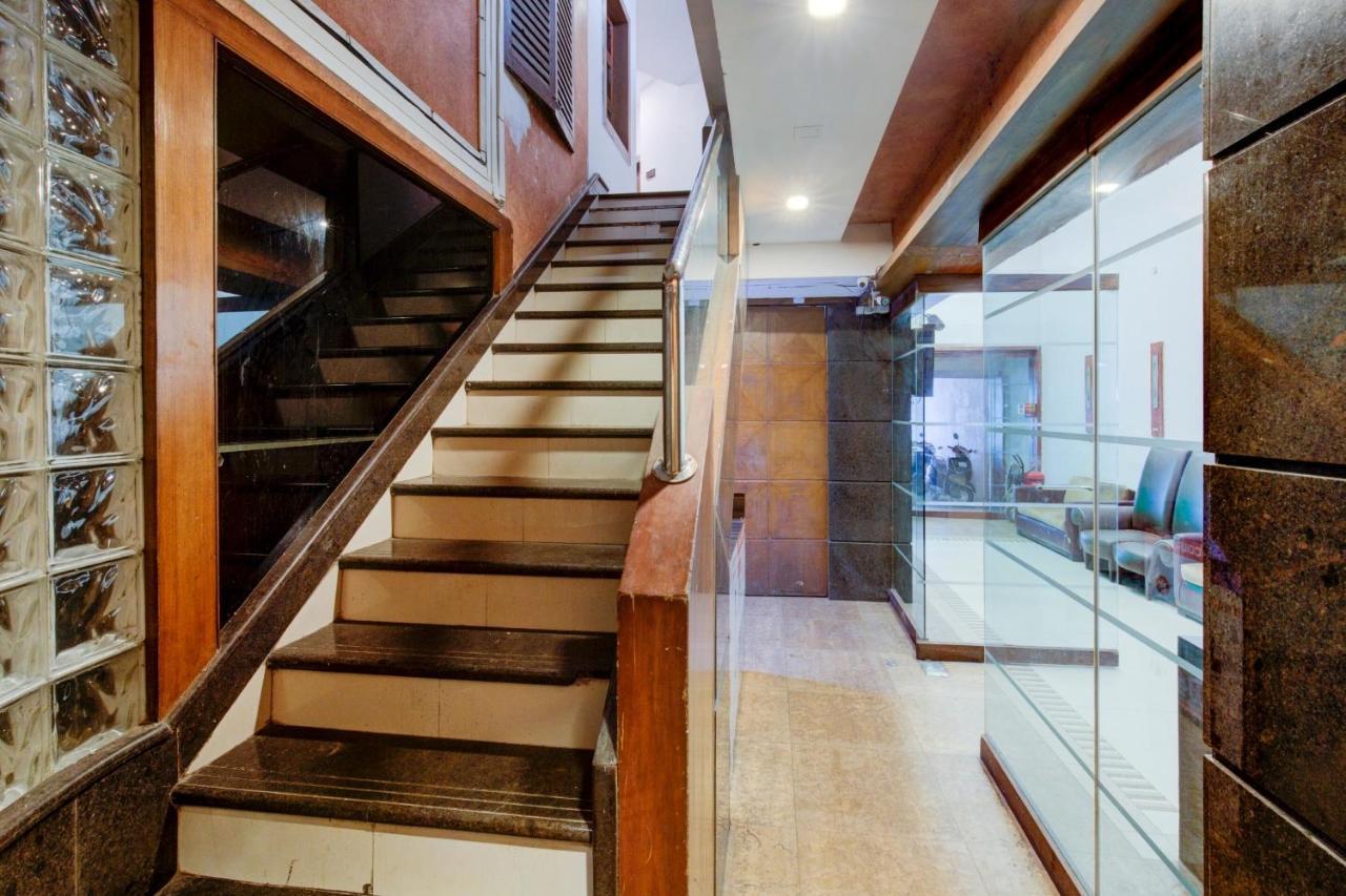 Capital O 77295 Hotel Bansidhar Bhuvan Mumbai Exterior foto